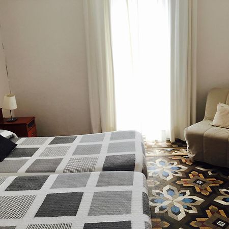 Hostal Eixample Barselona Oda fotoğraf