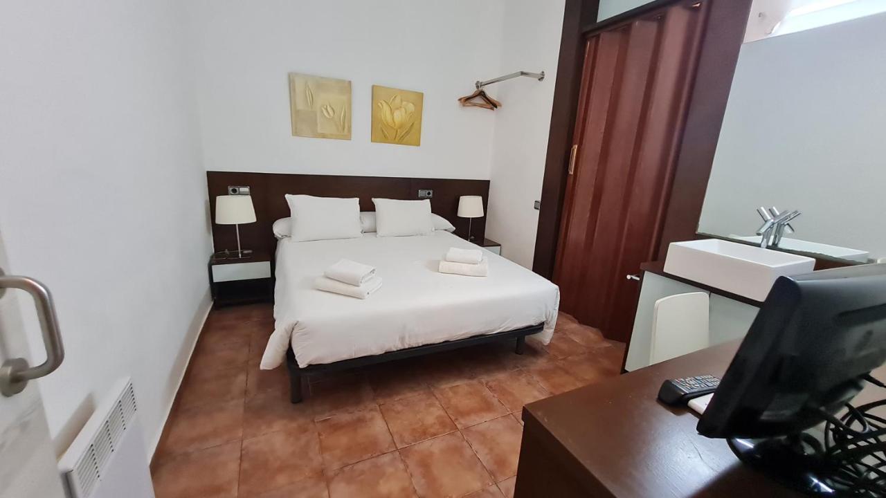 Hostal Eixample Barselona Dış mekan fotoğraf