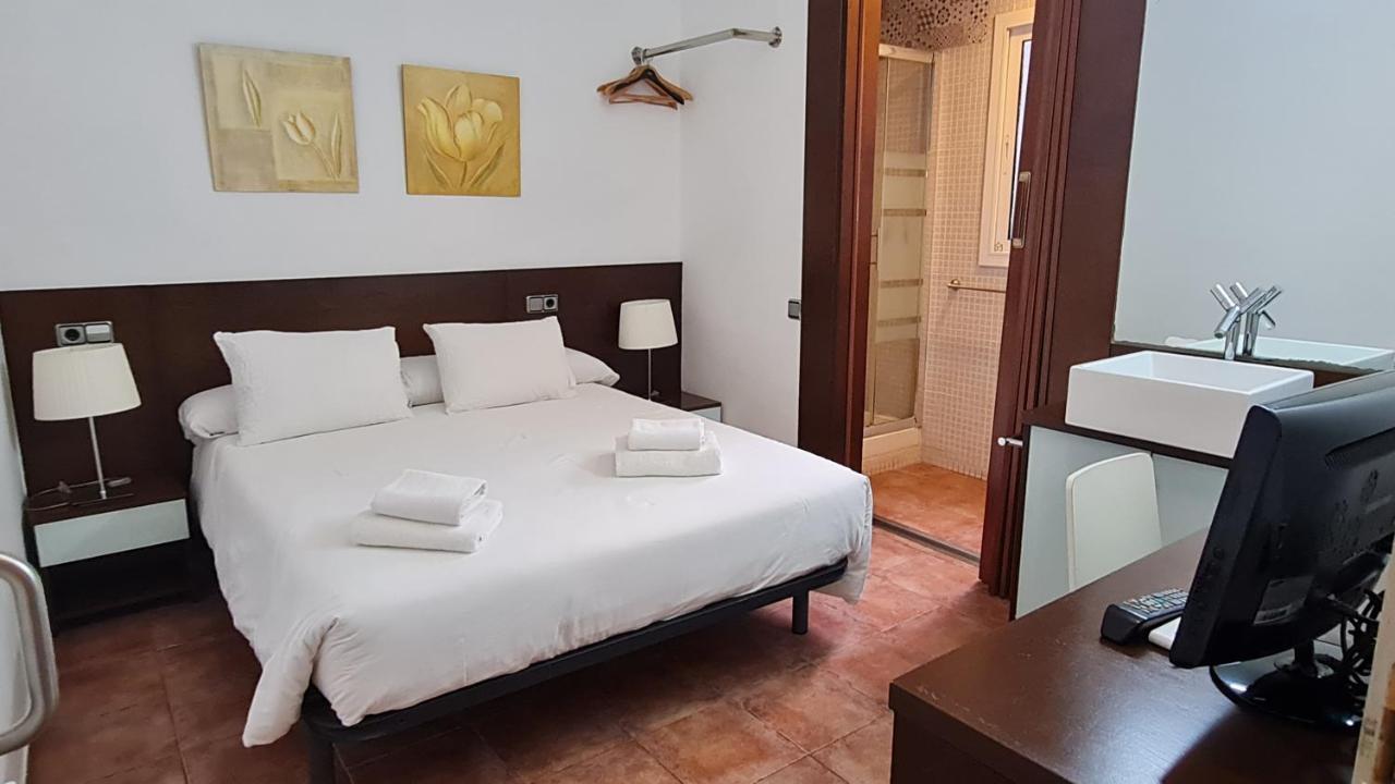 Hostal Eixample Barselona Dış mekan fotoğraf