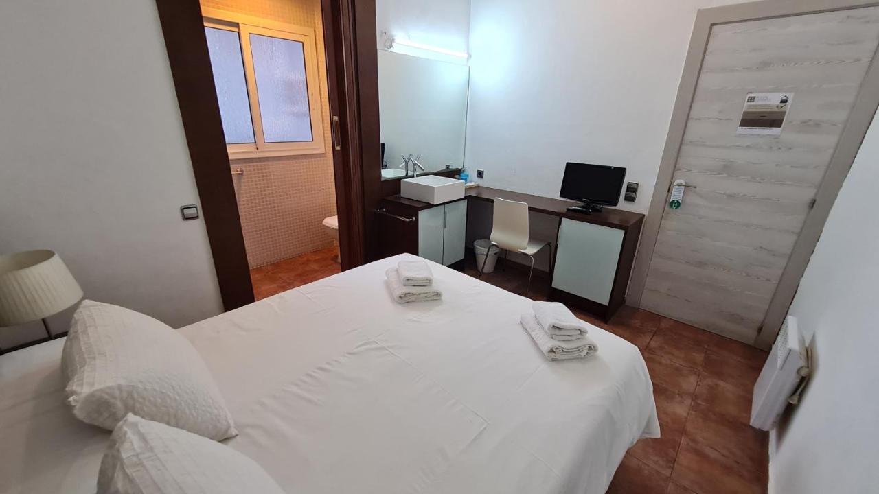 Hostal Eixample Barselona Dış mekan fotoğraf