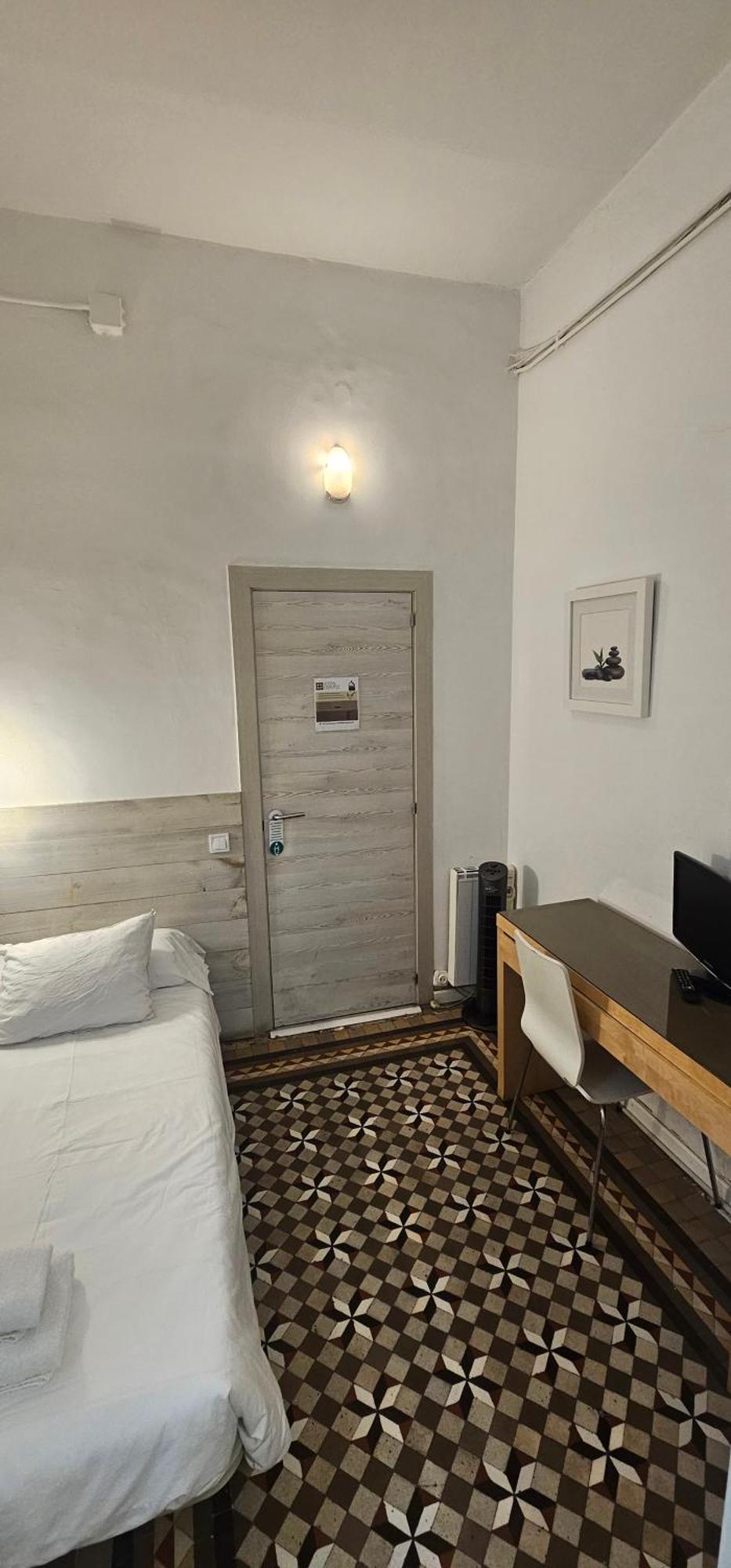 Hostal Eixample Barselona Dış mekan fotoğraf