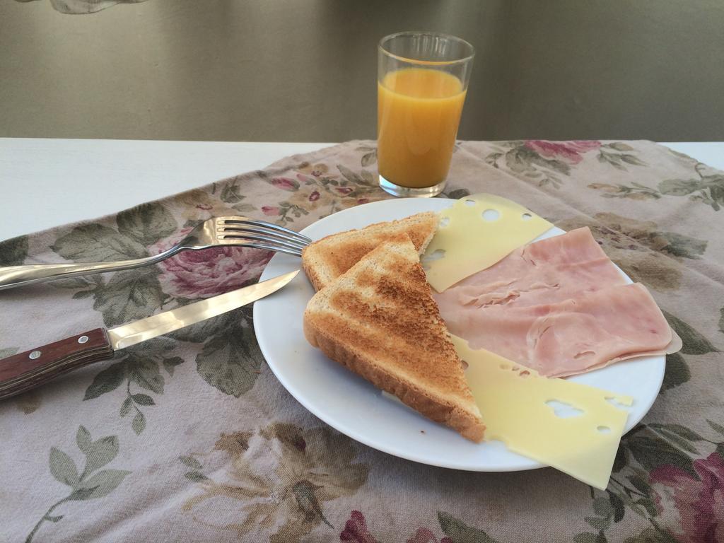 Hostal Eixample Barselona Dış mekan fotoğraf