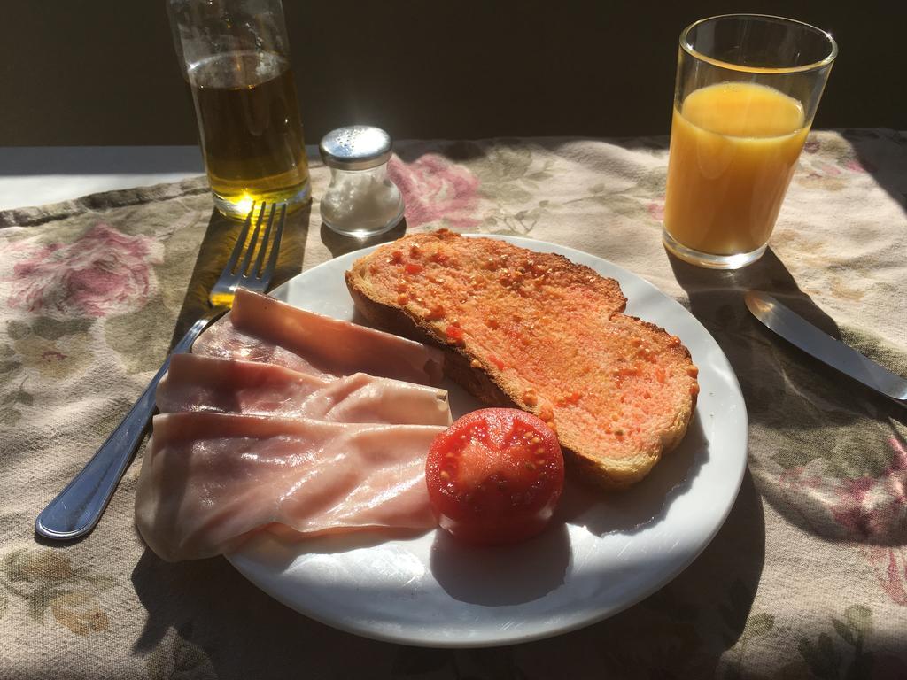 Hostal Eixample Barselona Dış mekan fotoğraf