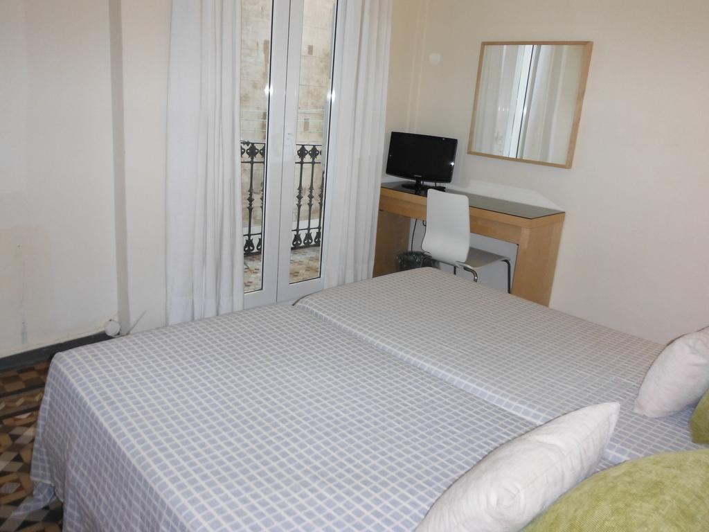 Hostal Eixample Barselona Oda fotoğraf