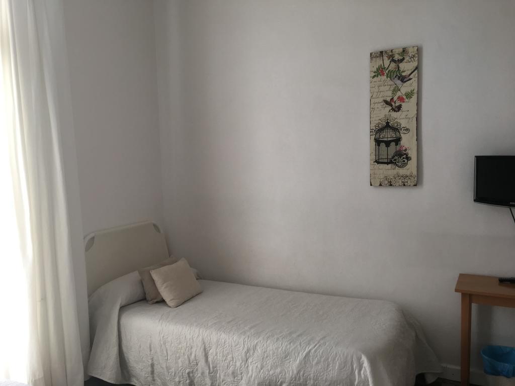 Hostal Eixample Barselona Dış mekan fotoğraf
