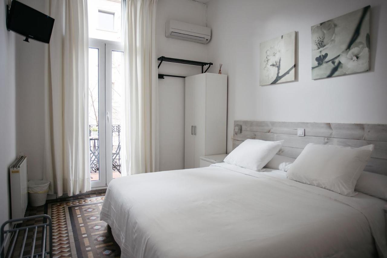 Hostal Eixample Barselona Dış mekan fotoğraf