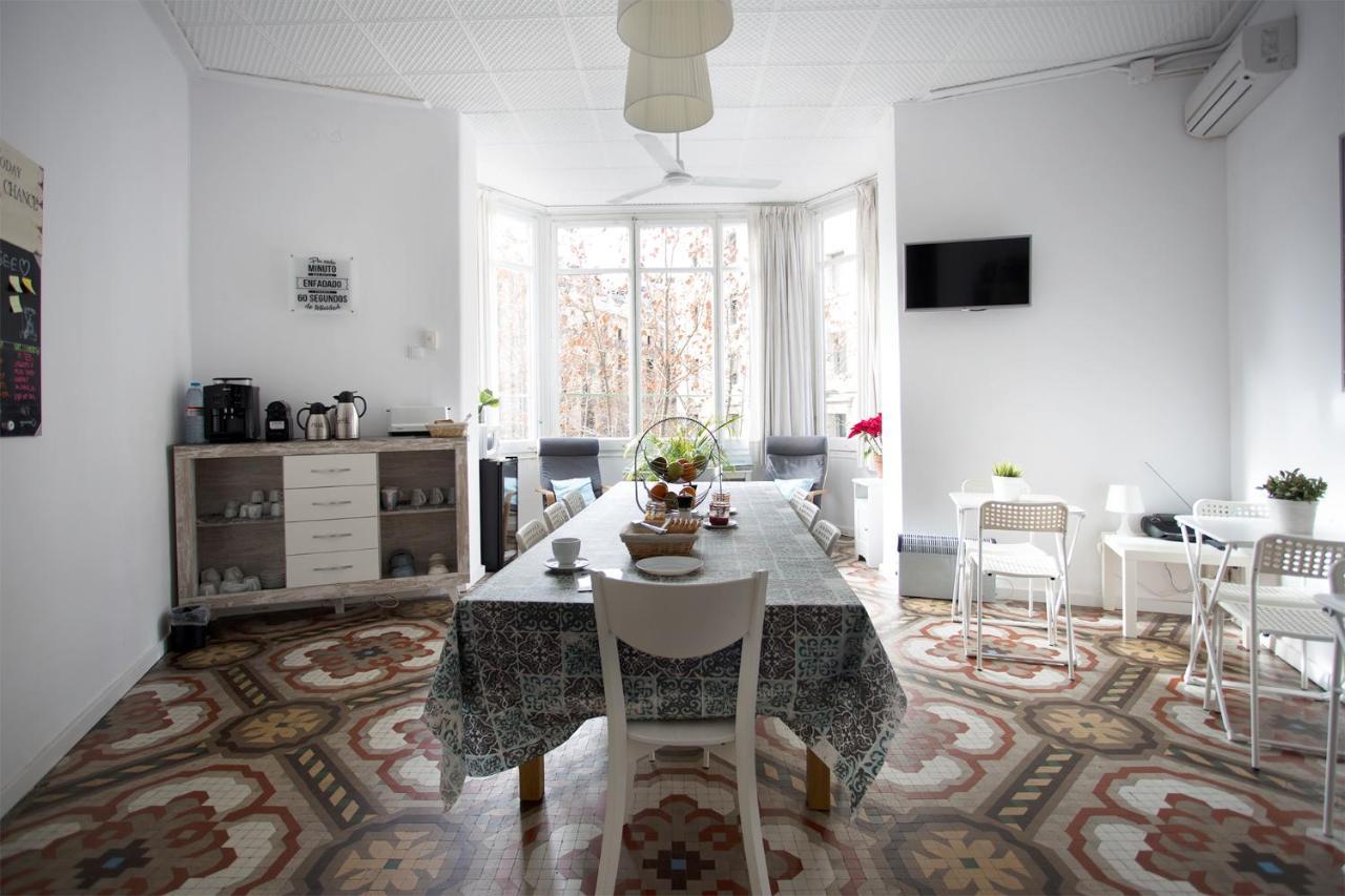 Hostal Eixample Barselona Dış mekan fotoğraf