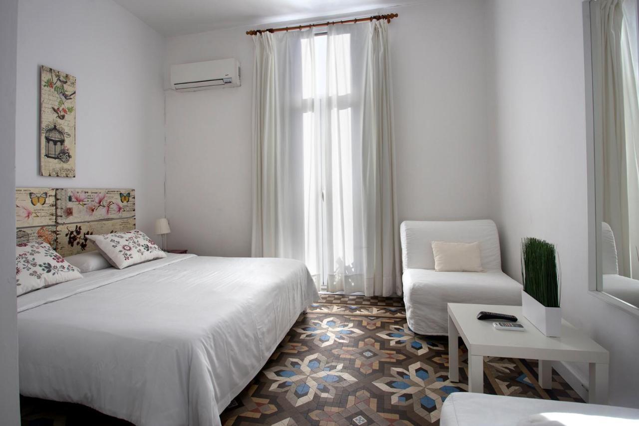 Hostal Eixample Barselona Dış mekan fotoğraf