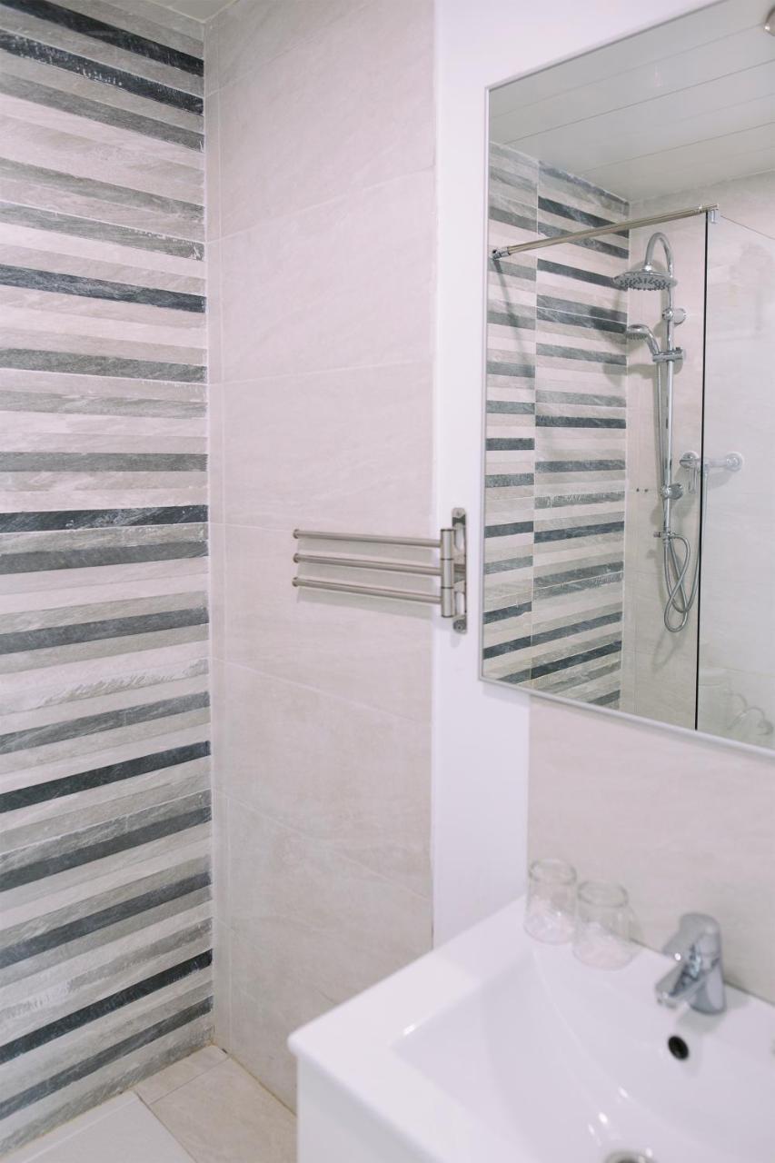Hostal Eixample Barselona Dış mekan fotoğraf