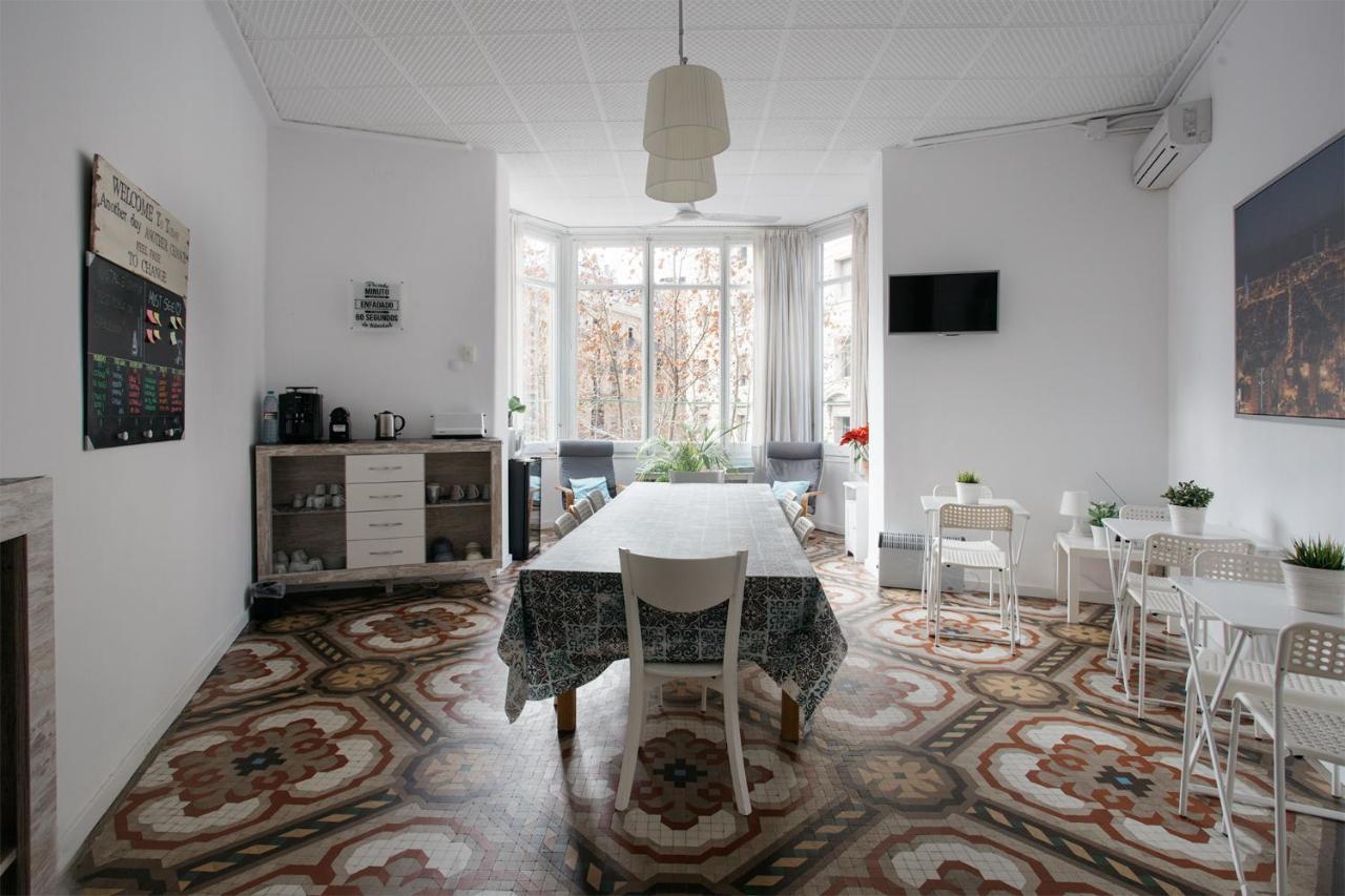 Hostal Eixample Barselona Dış mekan fotoğraf