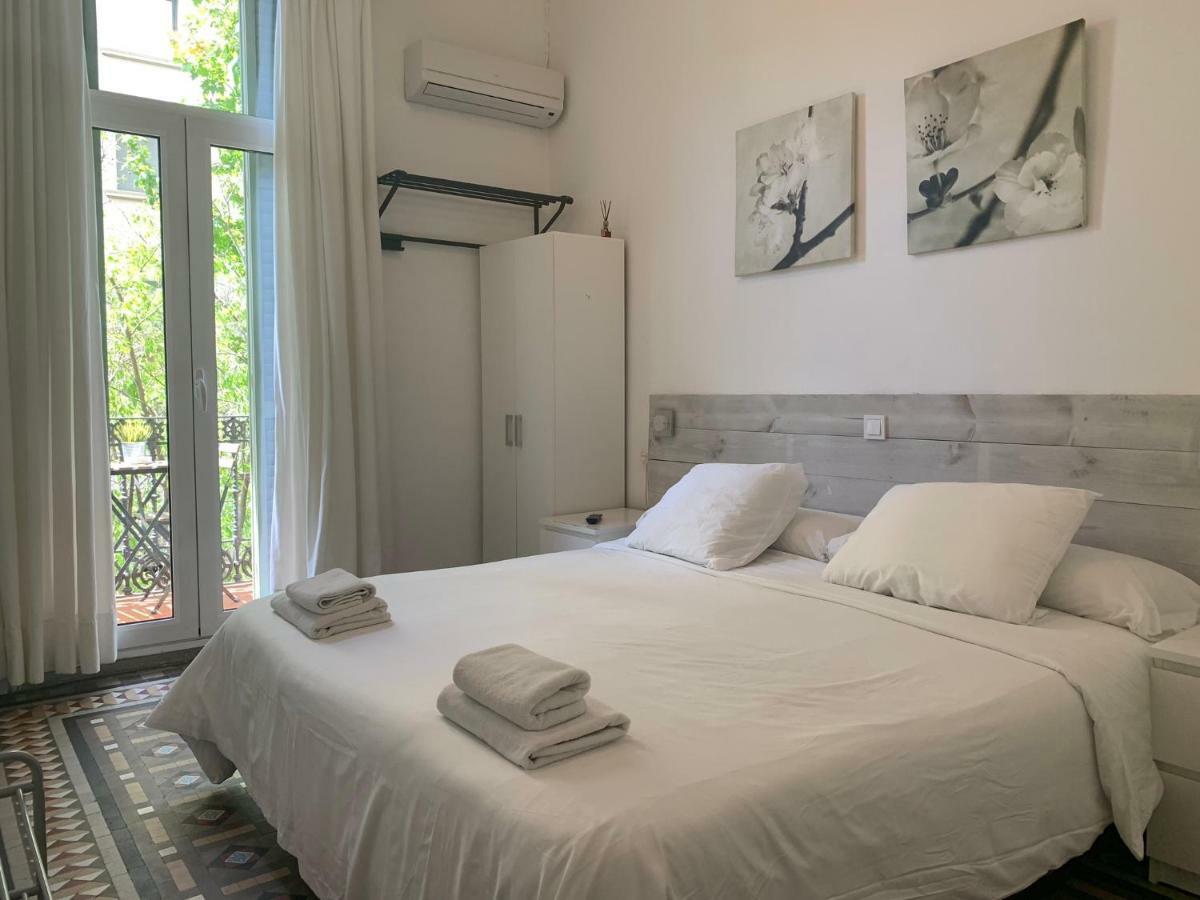 Hostal Eixample Barselona Dış mekan fotoğraf
